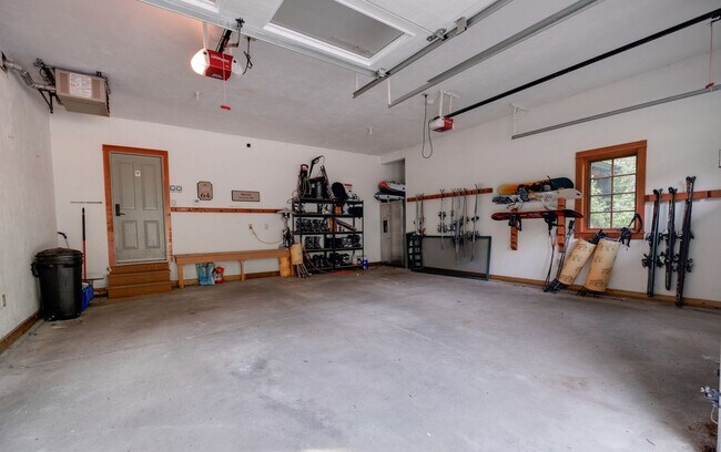 Building Photo - 28 Yellow Birch Cir