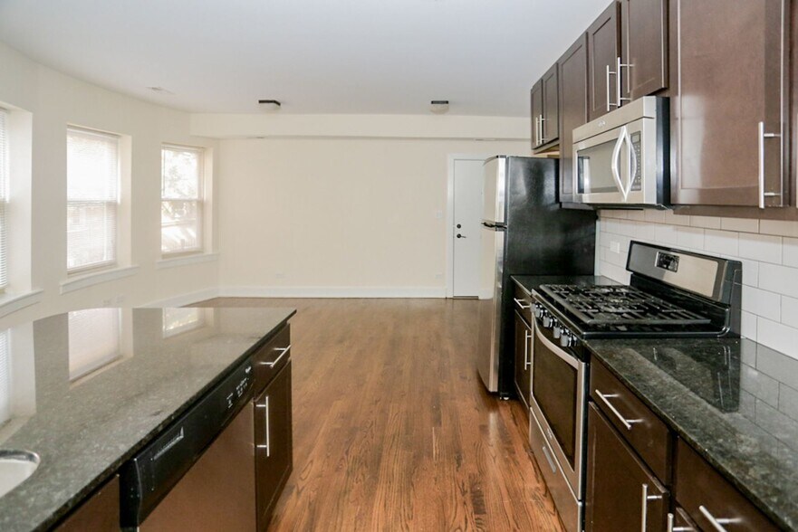 Primary Photo - 5054 N Winchester Ave