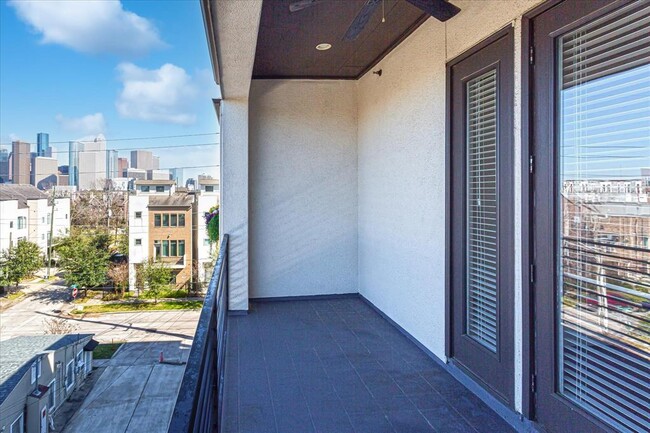 Building Photo - 2114 Mason St