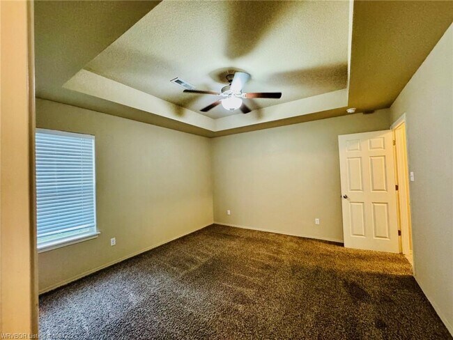 Building Photo - 204 Legacy Dr