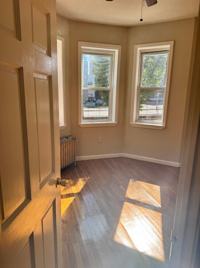 Building Photo - 1189 Commonwealth Ave