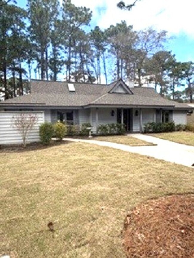 Building Photo - Lovely Remodeled Home In Hilton Head Plantation