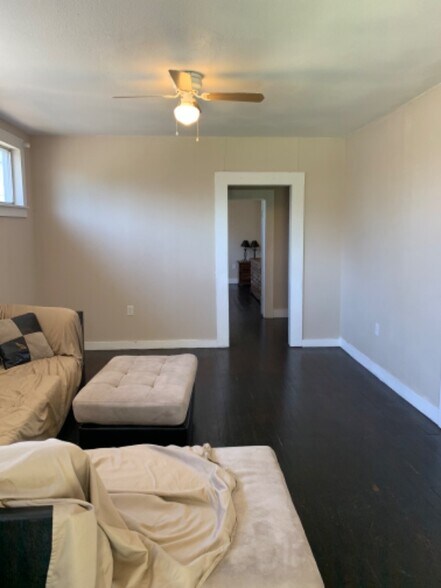 Building Photo - 821 Live Oak St