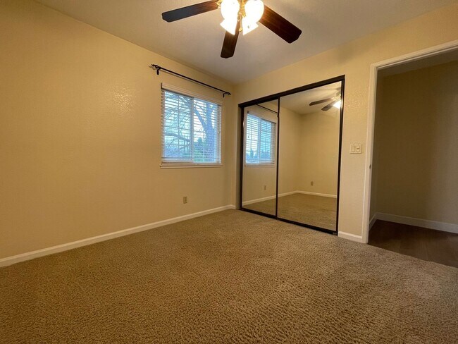 Building Photo - Spacious Citrus Heights Home with 3-Car Garage & Ample Storage