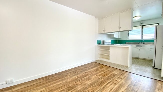 Building Photo - 3007 Lanikaula St