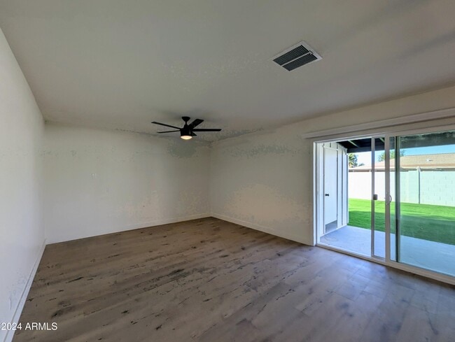 Building Photo - 121 N Flint Cir
