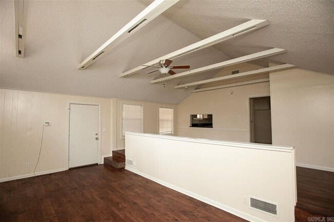 Building Photo - 7812 Westwood Ave
