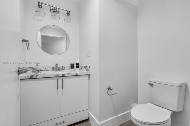 Building Photo - 645 Palmetto Dr