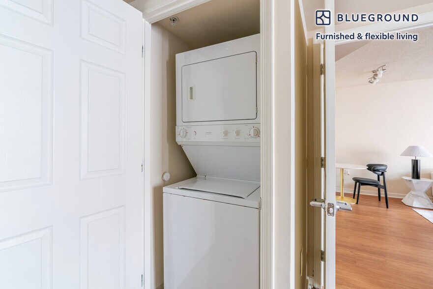 Building Photo - 2400 M St NW