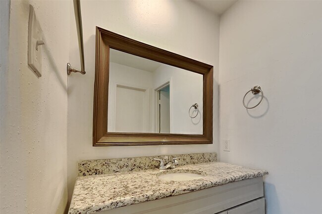 Building Photo - 7814 Greenedge Dr