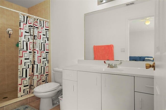 Building Photo - 2210 S 34th St