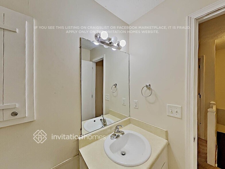Building Photo - 4690 Cedar Brook Dr SE