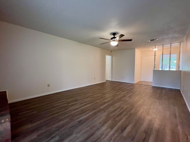 Building Photo - Fully Updated 3/2/2 in West Lubbock