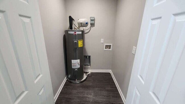 Building Photo - 226 Polar Rock Rd SW