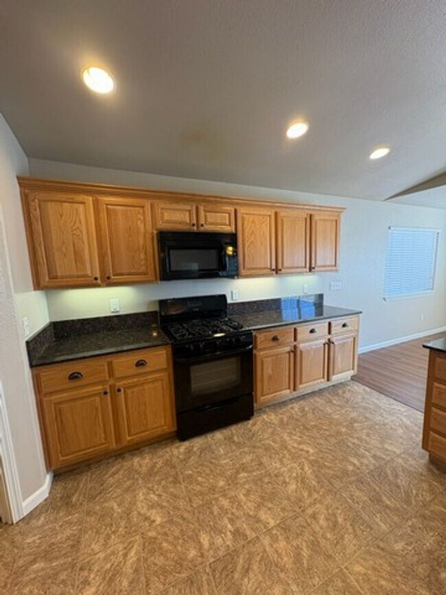 Building Photo - Corner lot Three Bedroom Fernley Home