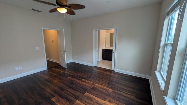 Building Photo - 584 Scotia Pl