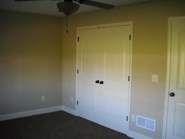 Building Photo - Two bedroom, Two and one-half bath townhou...