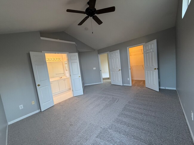 Master Bedroom - Attached master bathroom, walk-in closet - 6560 Brier Lake Rd