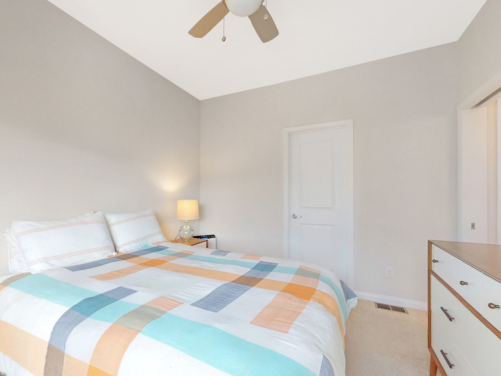 Building Photo - 955 Humbert Ave