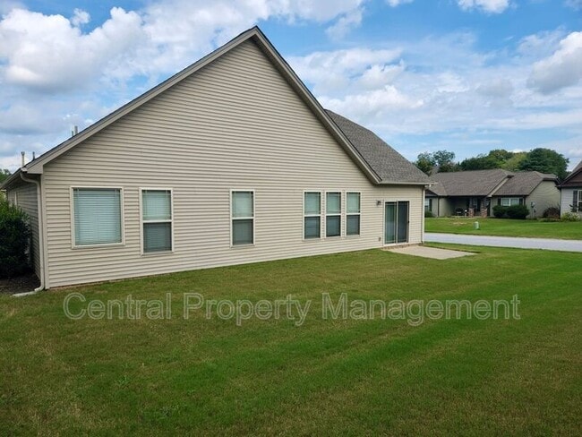 Building Photo - 1 Redwolf Ln