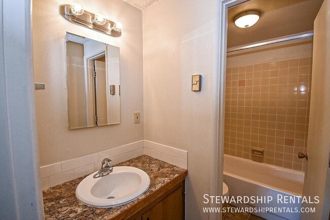 Building Photo - 1831 Kincaid St