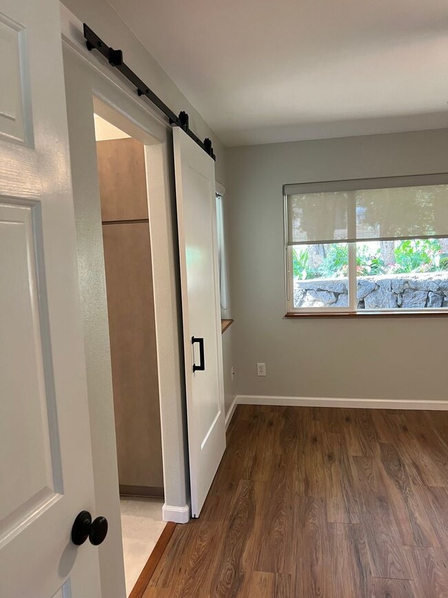 Building Photo - Remodeled Residence with In-Town Location