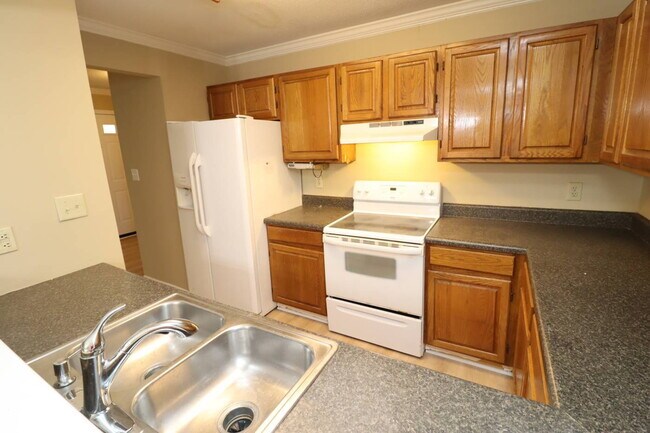 Building Photo - Best Value in Apex! Charming 3BR Half-Duplex Near Downtown