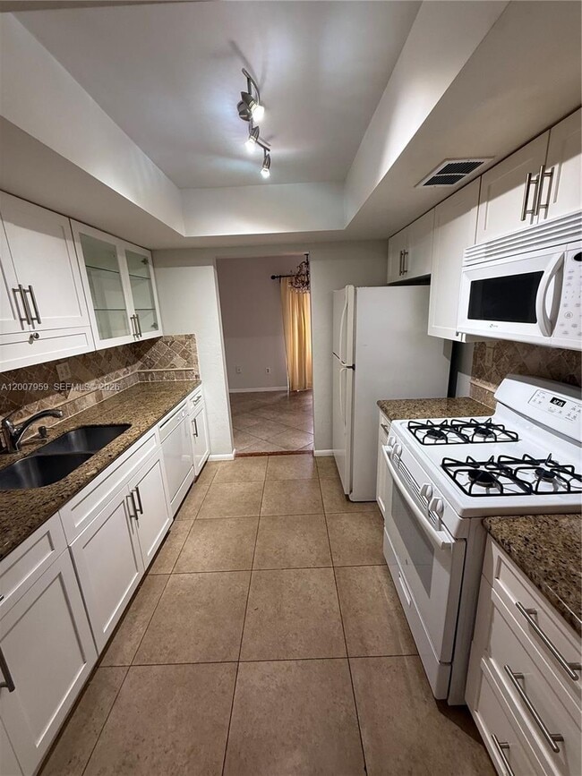 Building Photo - 10661 SW 113th Pl