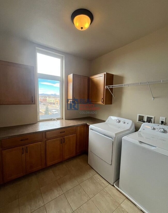 Building Photo - 2241 Limon Dr