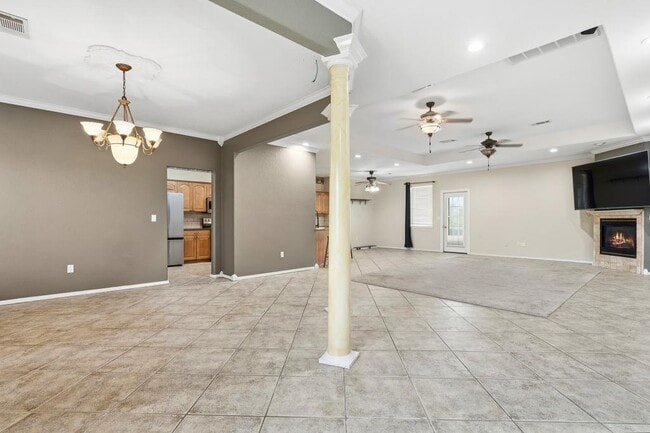Building Photo - 1717 Red Oak Dr