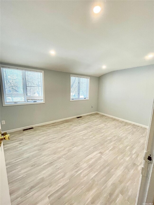 Building Photo - 34 Wooded Way