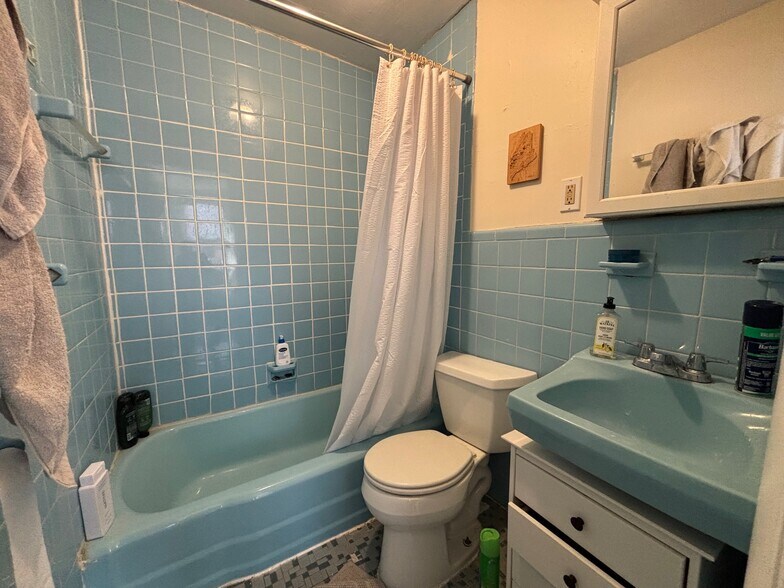 Building Photo - 43 Irving St