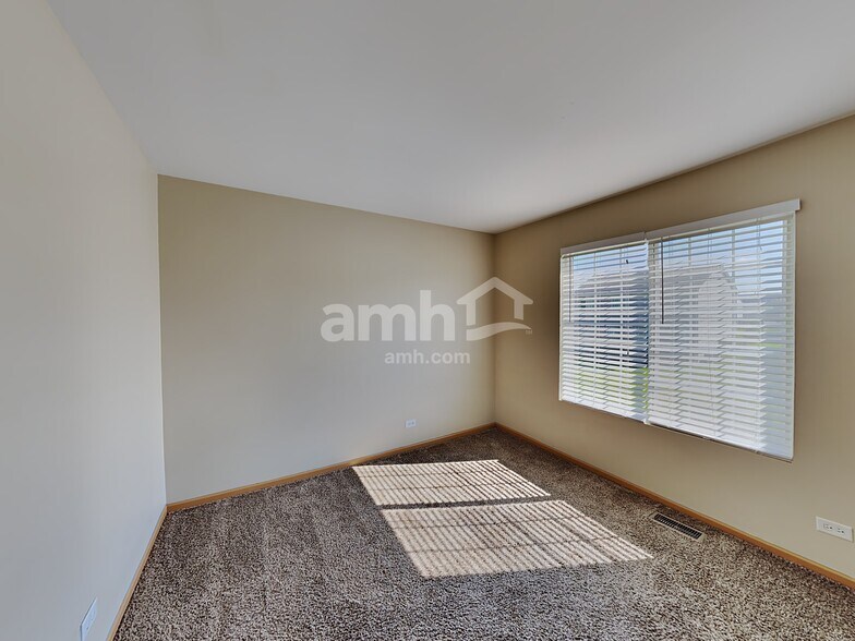 Building Photo - 39861 Waterloo Dr