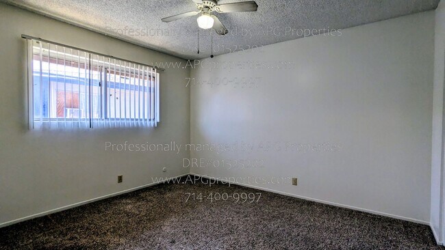 Building Photo - 1810 W Greenleaf Ave