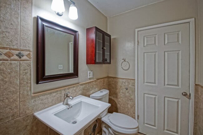 Building Photo - 1x 3906-3908