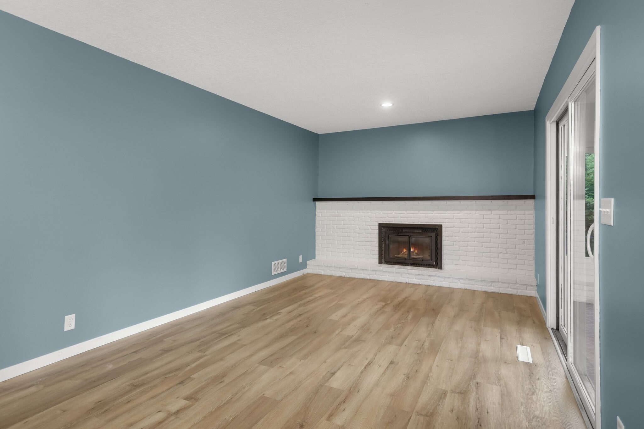 Back Living Room - 2808 Aglen St