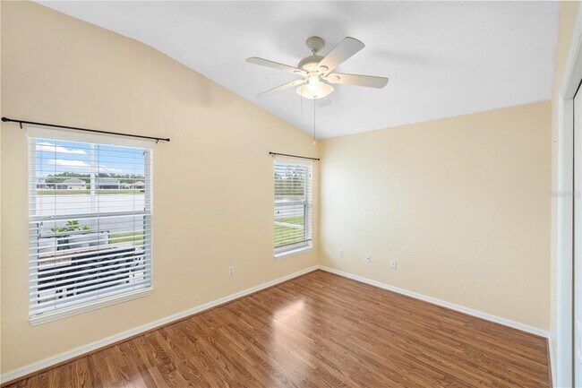 Building Photo - 1556 Scarlett Ave