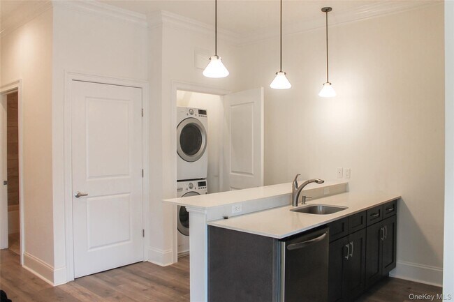 Building Photo - 226 New York Ave