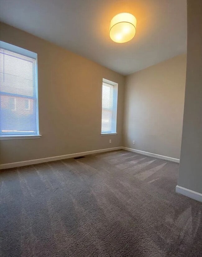 Building Photo - 3867 Botanical Ave