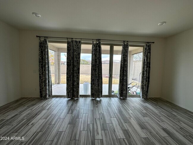 Building Photo - 14939 S 180th Ave