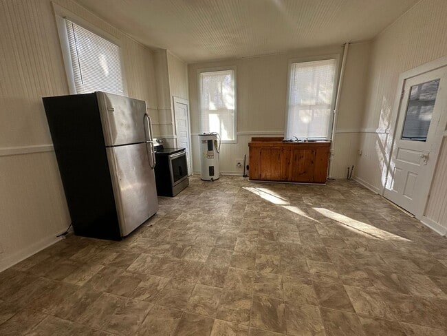 Building Photo - 17 Twine St