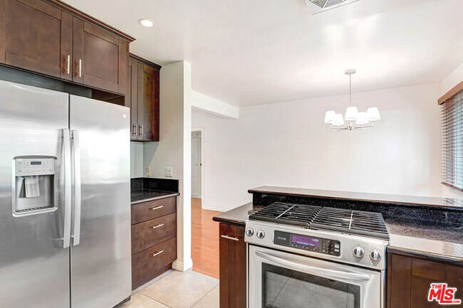 Building Photo - 1219 N Crescent Heights Blvd