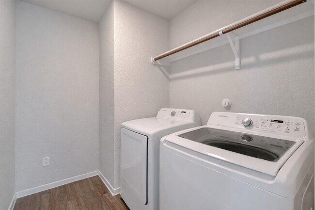 Building Photo - 2710 Paragon Fox Dr