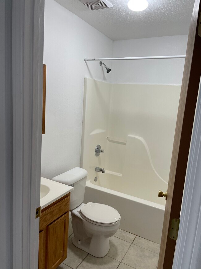 Building Photo - 510 N 5th St