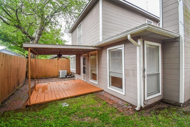 Building Photo - 7822 Greenedge Dr