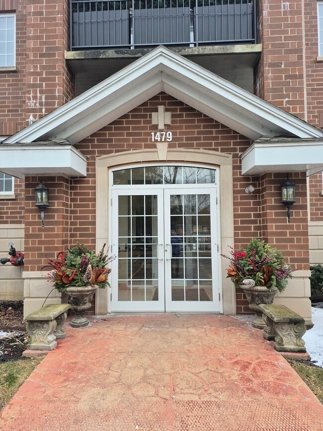 Building Photo - 1479 N Milwaukee Ave