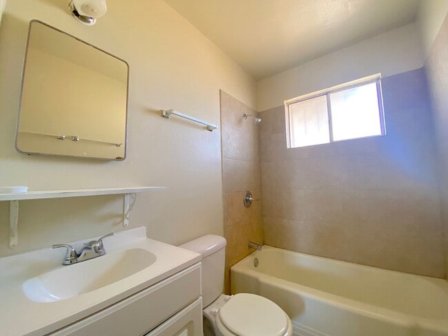 Building Photo - Northeast El Paso 3 bed with Refrig A/C