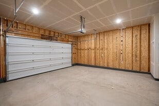 Building Photo - 6395 Laud Pt