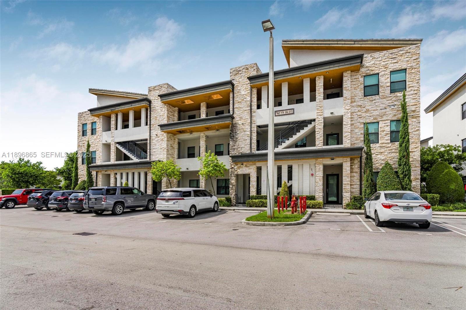 Building Photo - 7865 NW 104th Ave