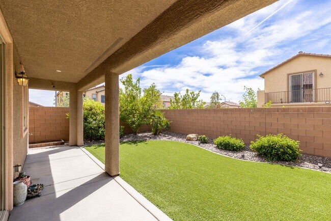 Building Photo - Beautiful West Vegas Home With Next Gen Suite